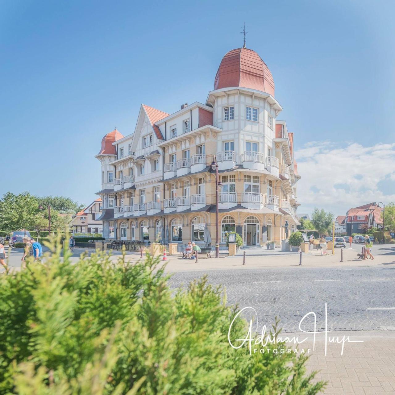 Grand Hotel Belle Vue De Haan Exterior photo